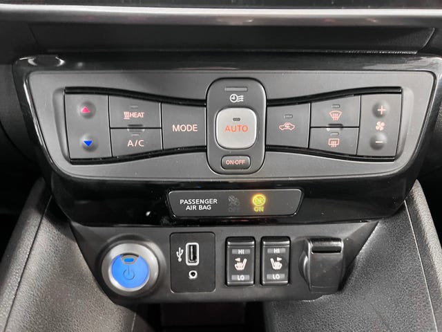 2020 NISSAN LEAF - 15