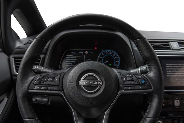 2022 NISSAN LEAF - 15