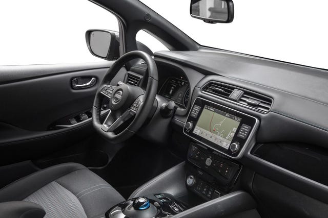 2022 NISSAN LEAF - 25