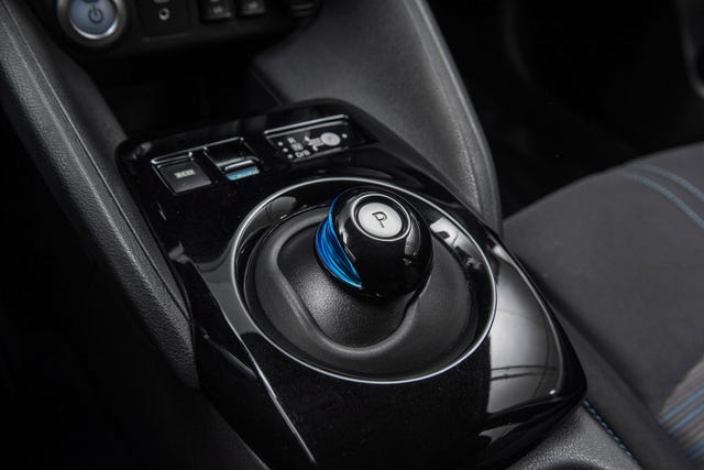 2020 NISSAN LEAF - 11