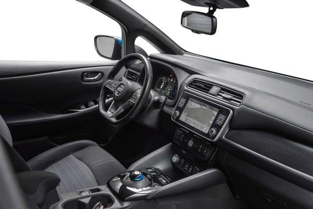 2020 NISSAN LEAF - 25
