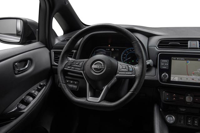 2022 NISSAN LEAF - 14