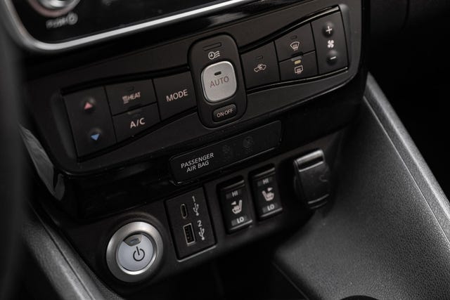 2022 NISSAN LEAF - 17