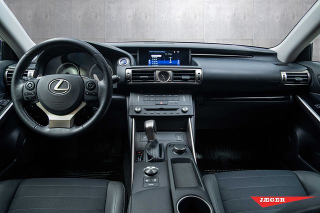 2015 LEXUS IS - 9