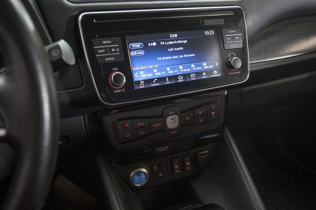 2018 NISSAN LEAF - 12