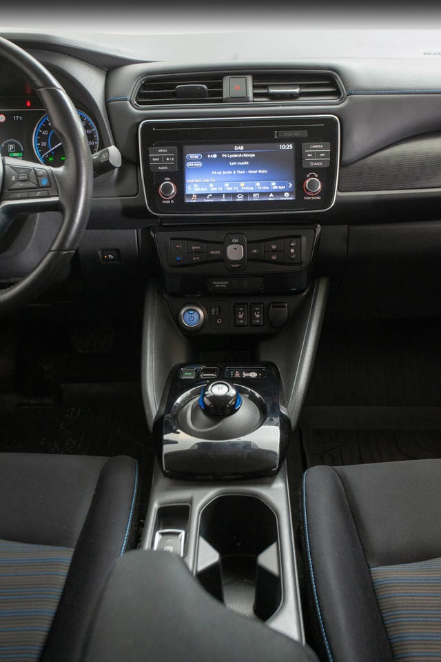 2018 NISSAN LEAF - 15