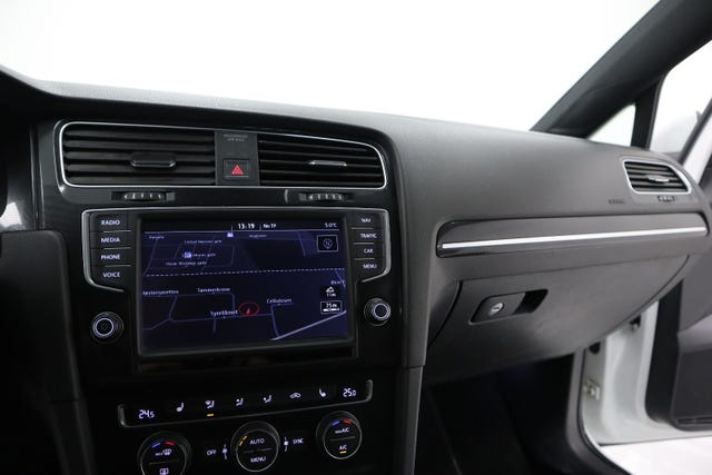 2015 VOLKSWAGEN GOLF - 11