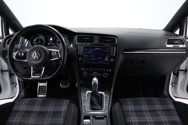 2015 VOLKSWAGEN GOLF - 8