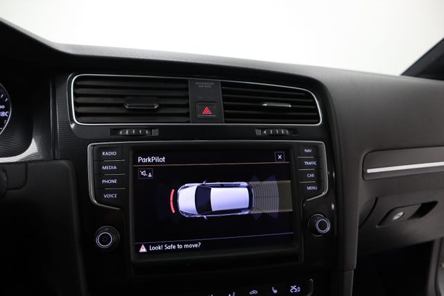 2015 VOLKSWAGEN GOLF - 14