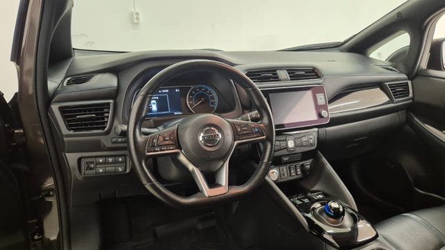 2021 NISSAN LEAF - 12