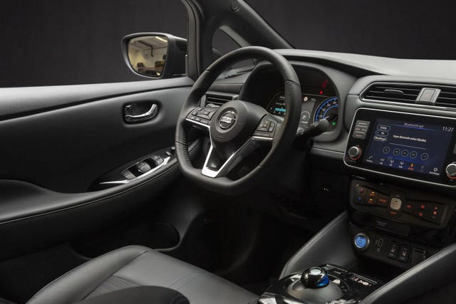 2021 NISSAN LEAF - 25