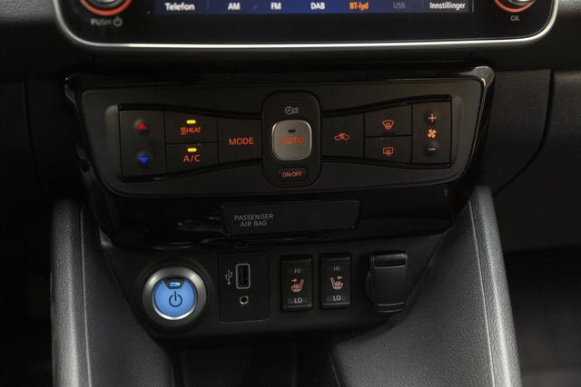 2021 NISSAN LEAF - 17