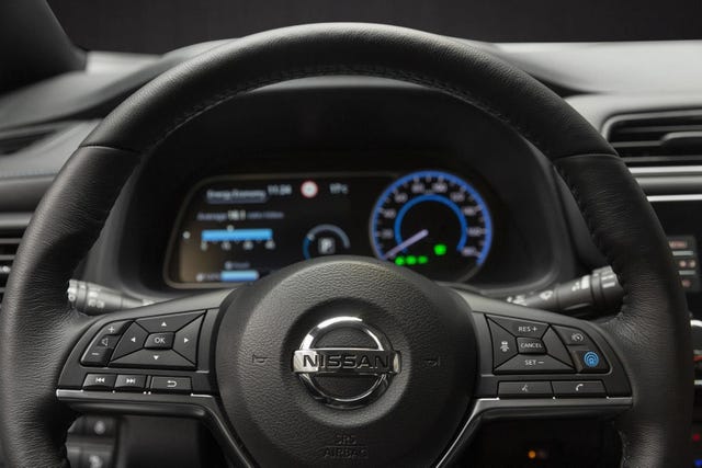 2021 NISSAN LEAF - 11