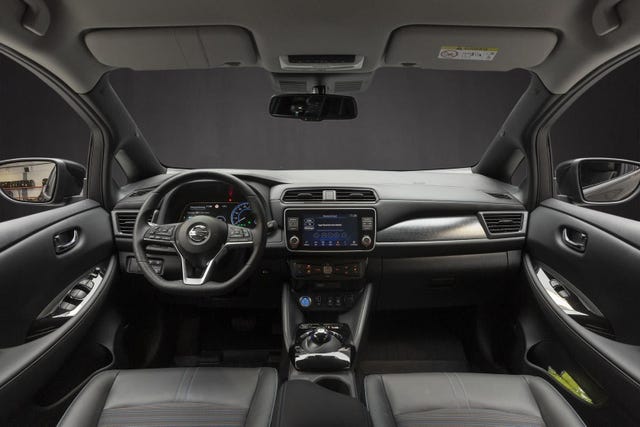 2021 NISSAN LEAF - 24