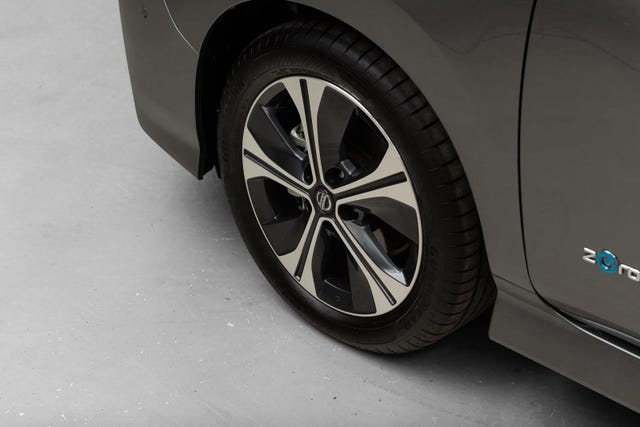 SJNFAAZE1U0137861 2021 NISSAN LEAF-2