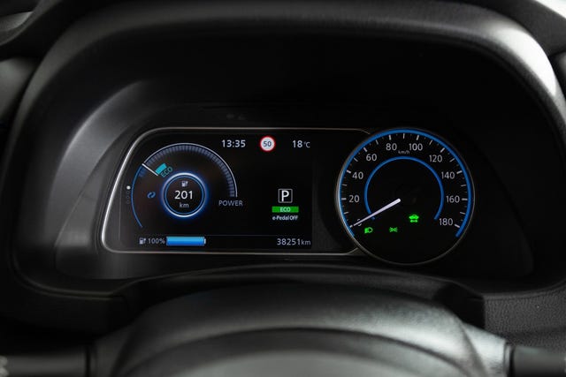 2021 NISSAN LEAF - 11