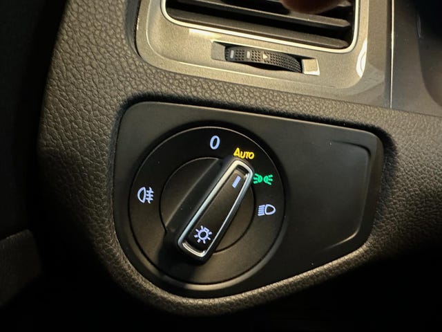 2015 VOLKSWAGEN GOLF - 9