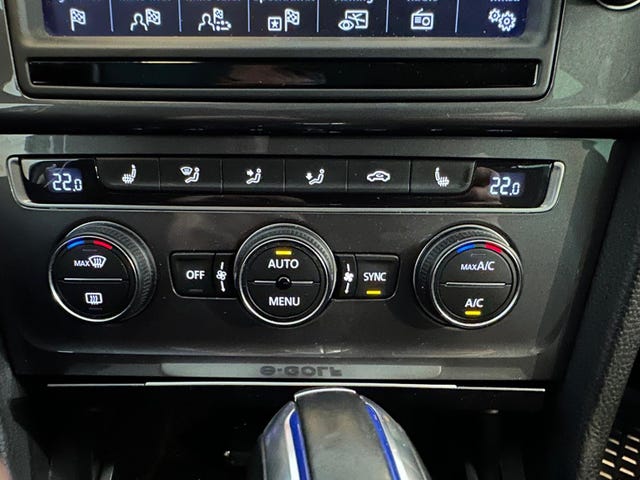 2015 VOLKSWAGEN GOLF - 16
