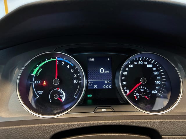 2015 VOLKSWAGEN GOLF - 11