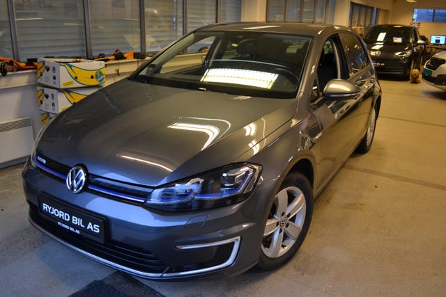 WVWZZZAUZJW901147 2018 VOLKSWAGEN GOLF-3