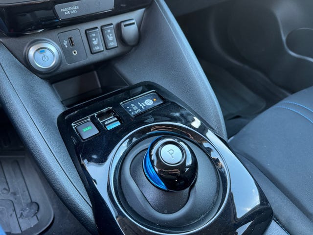 2020 NISSAN LEAF - 13