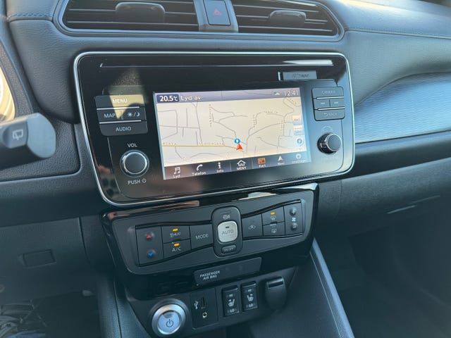 2020 NISSAN LEAF - 12