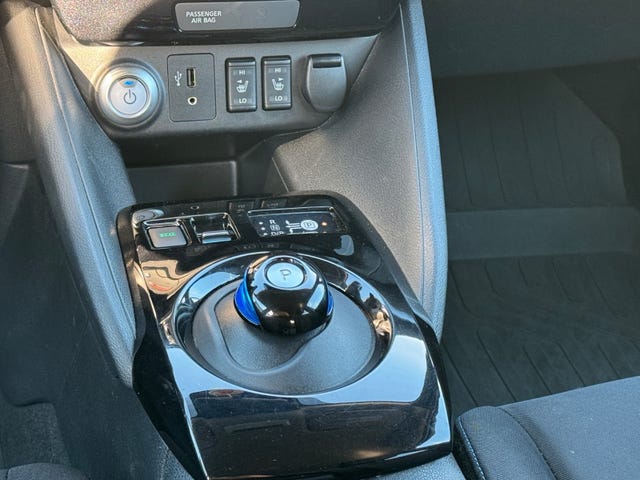 2020 NISSAN LEAF - 14