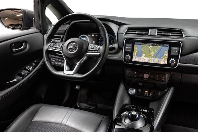 2020 NISSAN LEAF - 25
