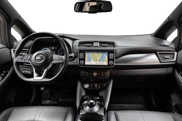 2020 NISSAN LEAF - 10