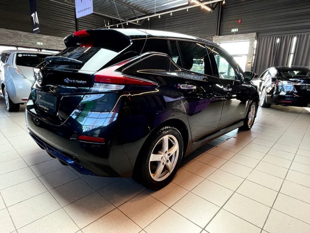 SJNFAAZE1U0017786 2018 NISSAN LEAF-5