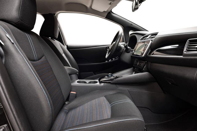 2022 NISSAN LEAF - 24