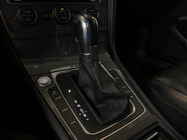 2015 VOLKSWAGEN GOLF - 16