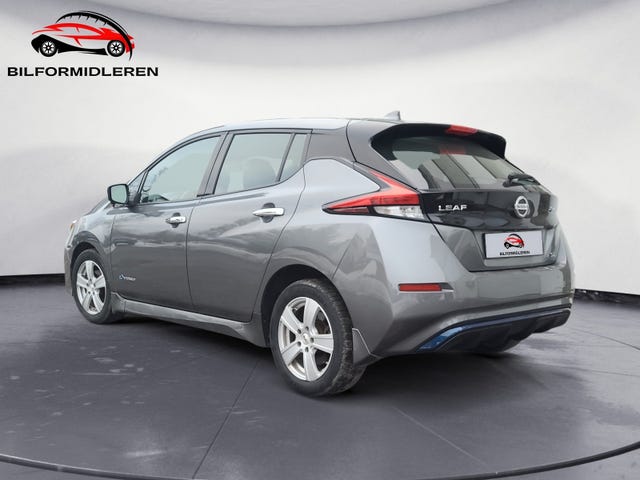 1N4AZ1CP9JC300151 2018 NISSAN LEAF-2