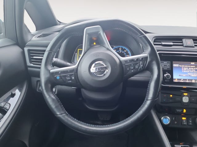 2018 NISSAN LEAF - 12