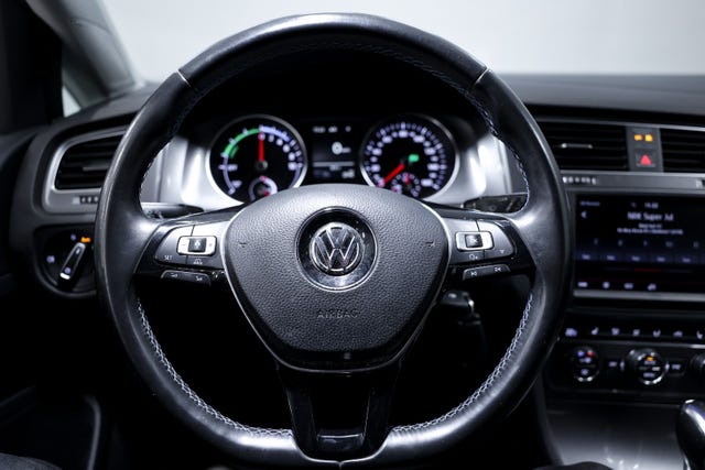 2015 VOLKSWAGEN GOLF - 19