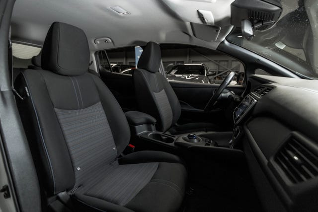 2021 NISSAN LEAF - 9