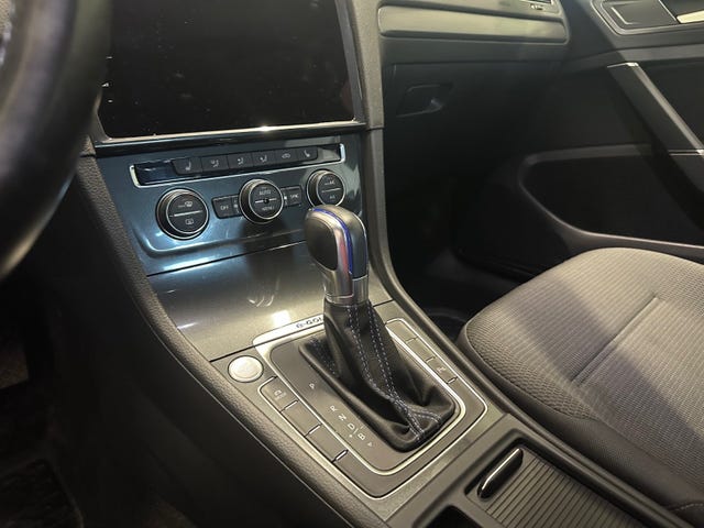 WVWZZZAUZJW905817 2018 VOLKSWAGEN GOLF-4