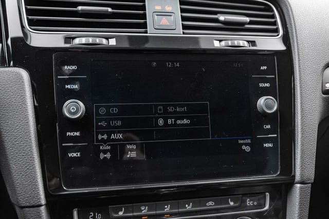 2018 VOLKSWAGEN GOLF - 25
