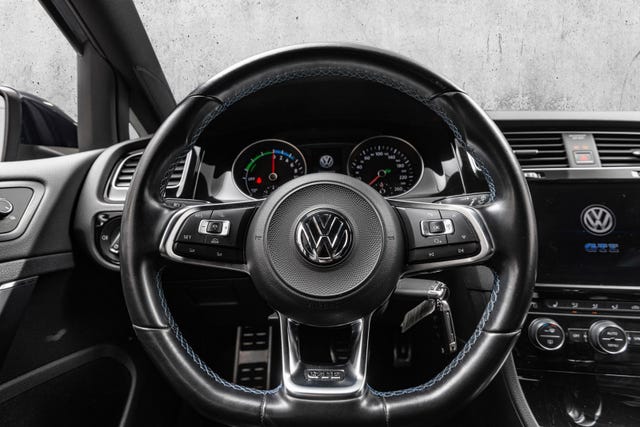 2018 VOLKSWAGEN GOLF - 18