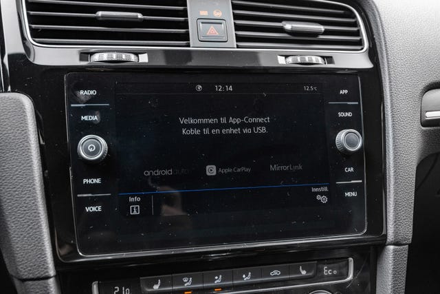2018 VOLKSWAGEN GOLF - 26