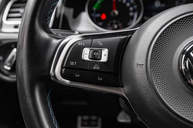 2018 VOLKSWAGEN GOLF - 19