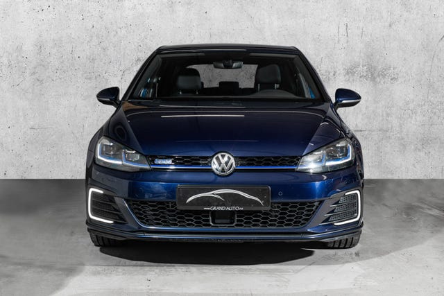WVWZZZAUZJW810122 2018 VOLKSWAGEN GOLF-4