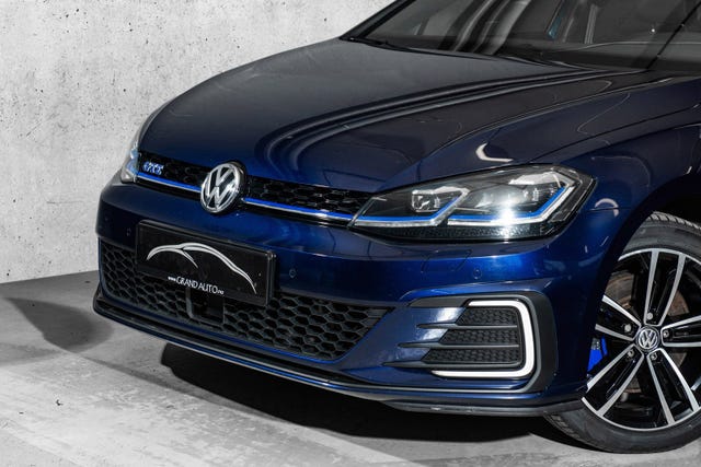 WVWZZZAUZJW810122 2018 VOLKSWAGEN GOLF-2