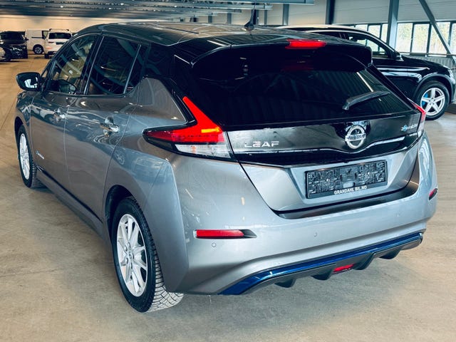 2018 NISSAN LEAF - 8