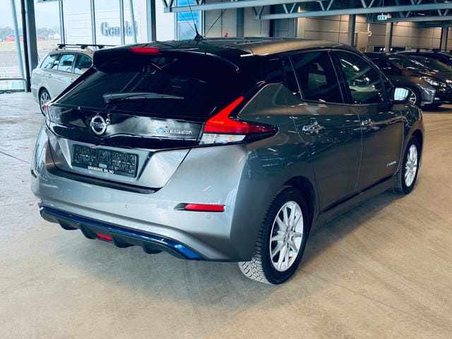 SJNFAAZE1U0032211 2018 NISSAN LEAF-5