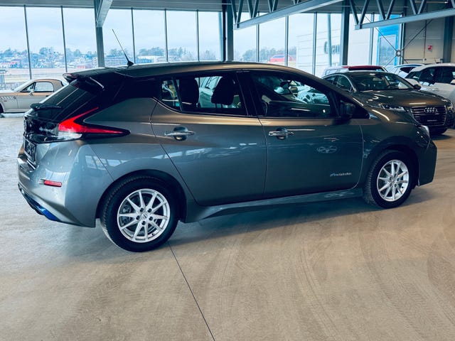 SJNFAAZE1U0032211 2018 NISSAN LEAF-4