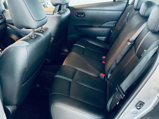 2018 NISSAN LEAF - 12