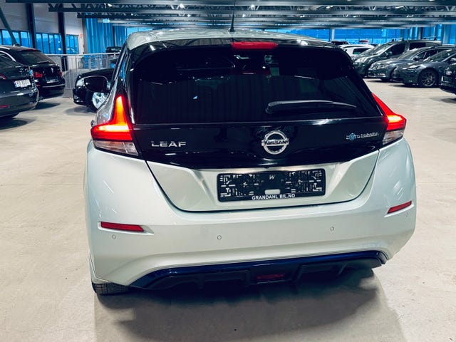 SJNFAAZE1U0004366 2018 NISSAN LEAF-4