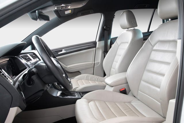 2019 VOLKSWAGEN GOLF - 18