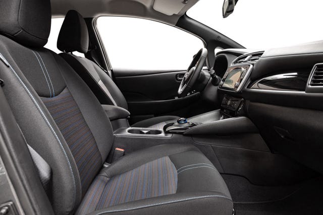 2022 NISSAN LEAF - 24